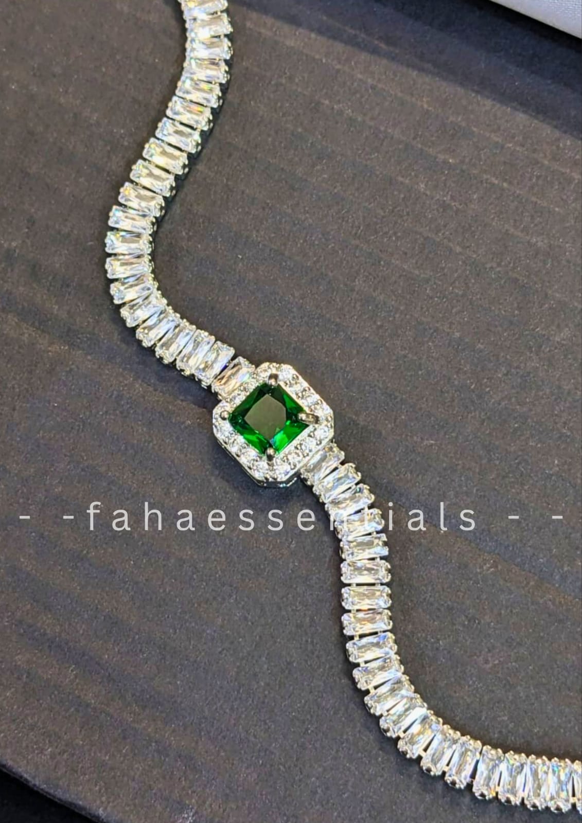 GREEN SQUARE CUBIC ZIRCONIA BRACELET