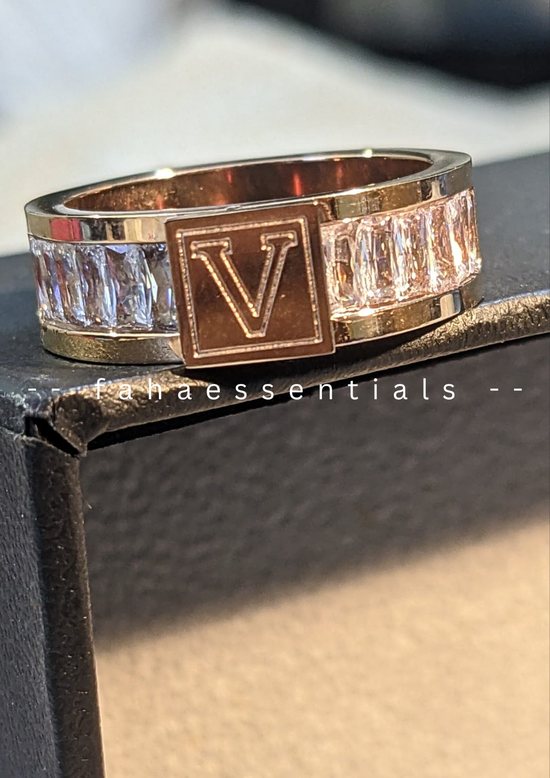 V Ring