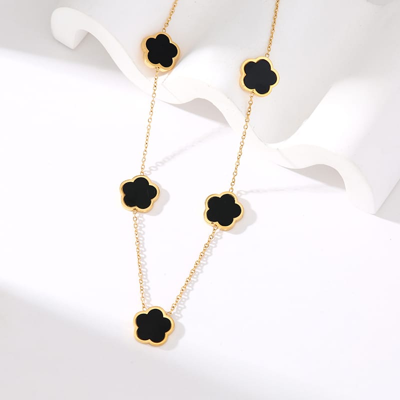 Black Flower Necklace – fahaessential