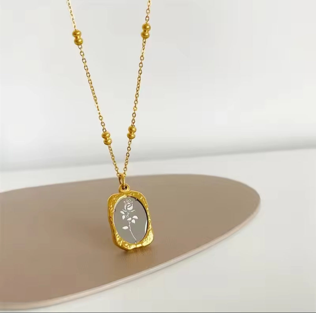 Floral Vintage Necklace - Silver