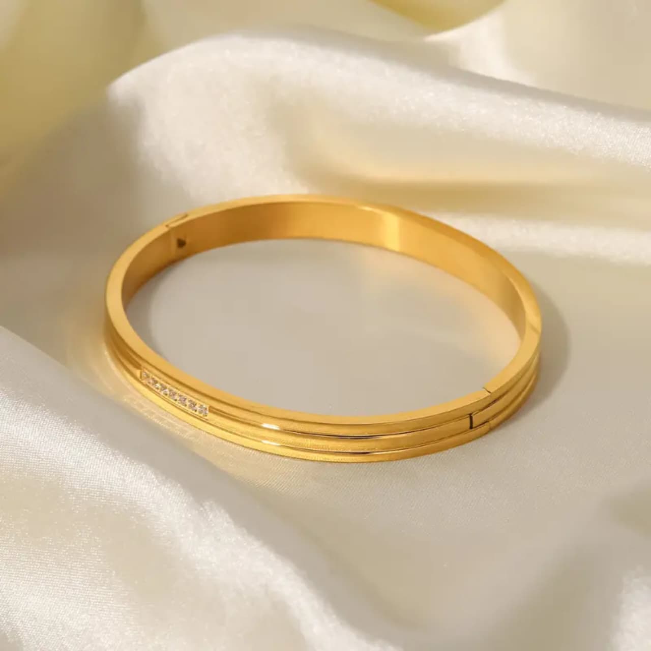 Aurora Bangle