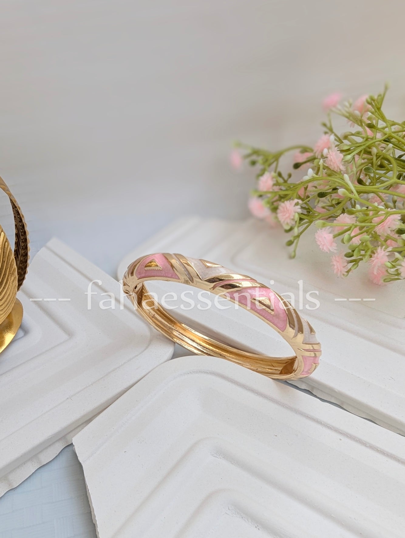 Linear Bloom Bracelet - 01