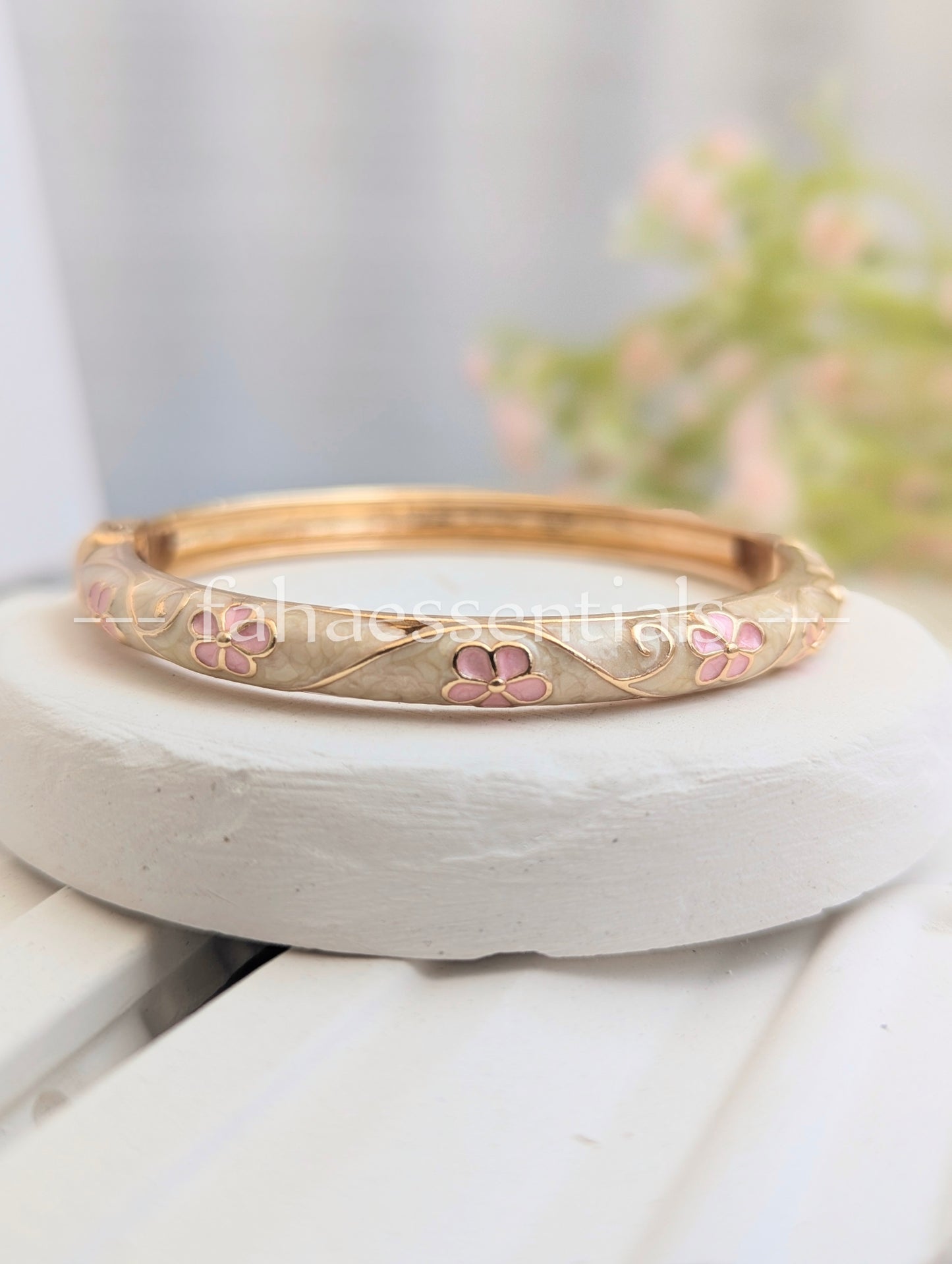 Floral Bloom Bracelet - 10