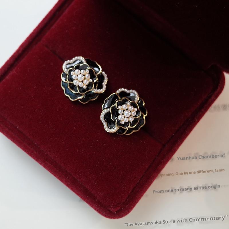 Rose Earings - Black
