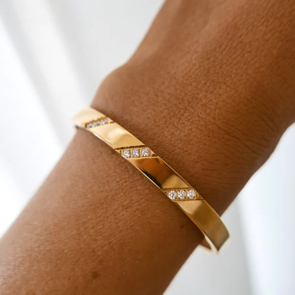 Lustre Curve Bracelet