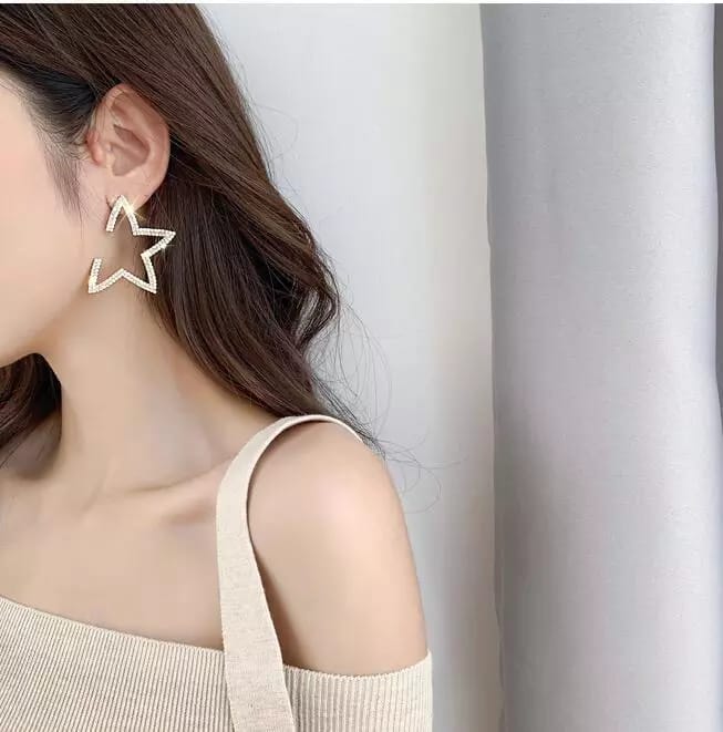 DAZZLING STAR EARRINGS