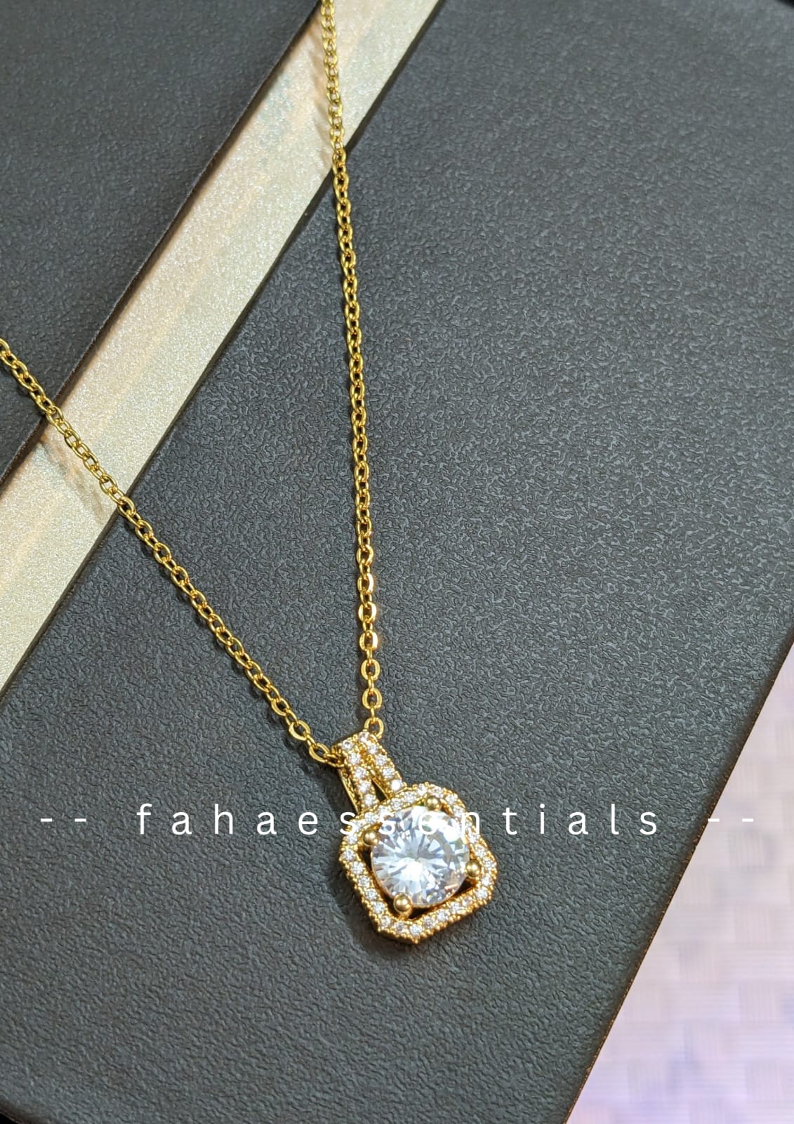 Elegant Silver Halo Pendant Necklace 01