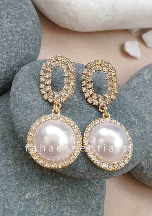 Round Pearl Dangling Earrings