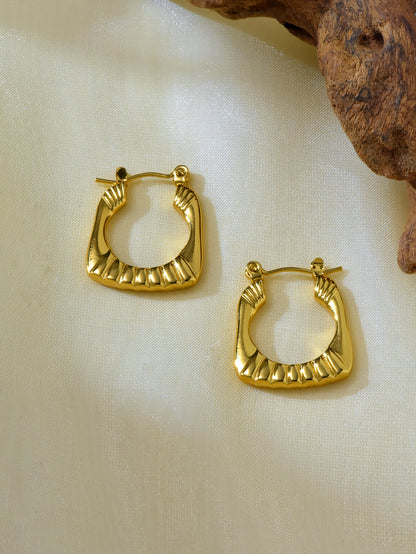 Classic Gold Hoop earings