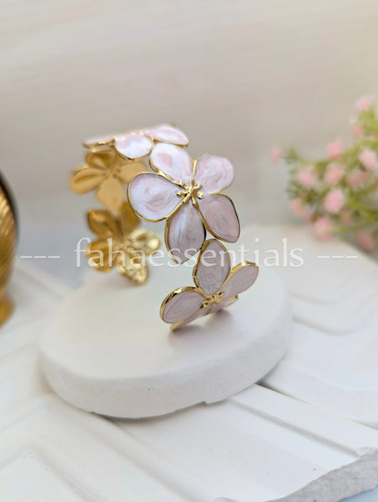 Flower Enamel Handcuff - Pink