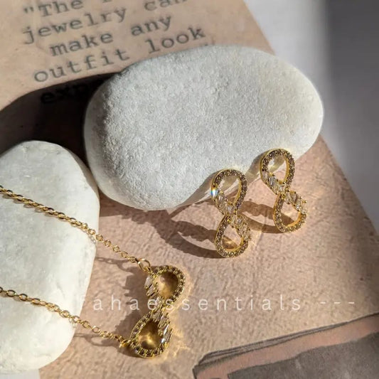 Infinity Glow Locket set