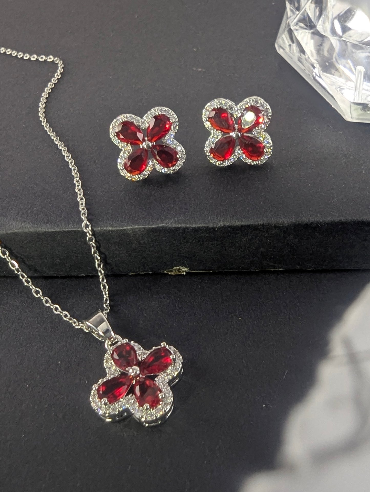 Luxe Bloom Zircon Locket Set - Red