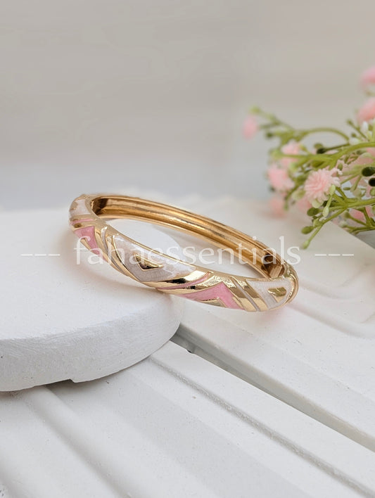 Linear Bloom Bracelet - 01
