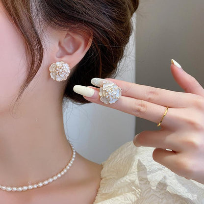 Rose Earings - White