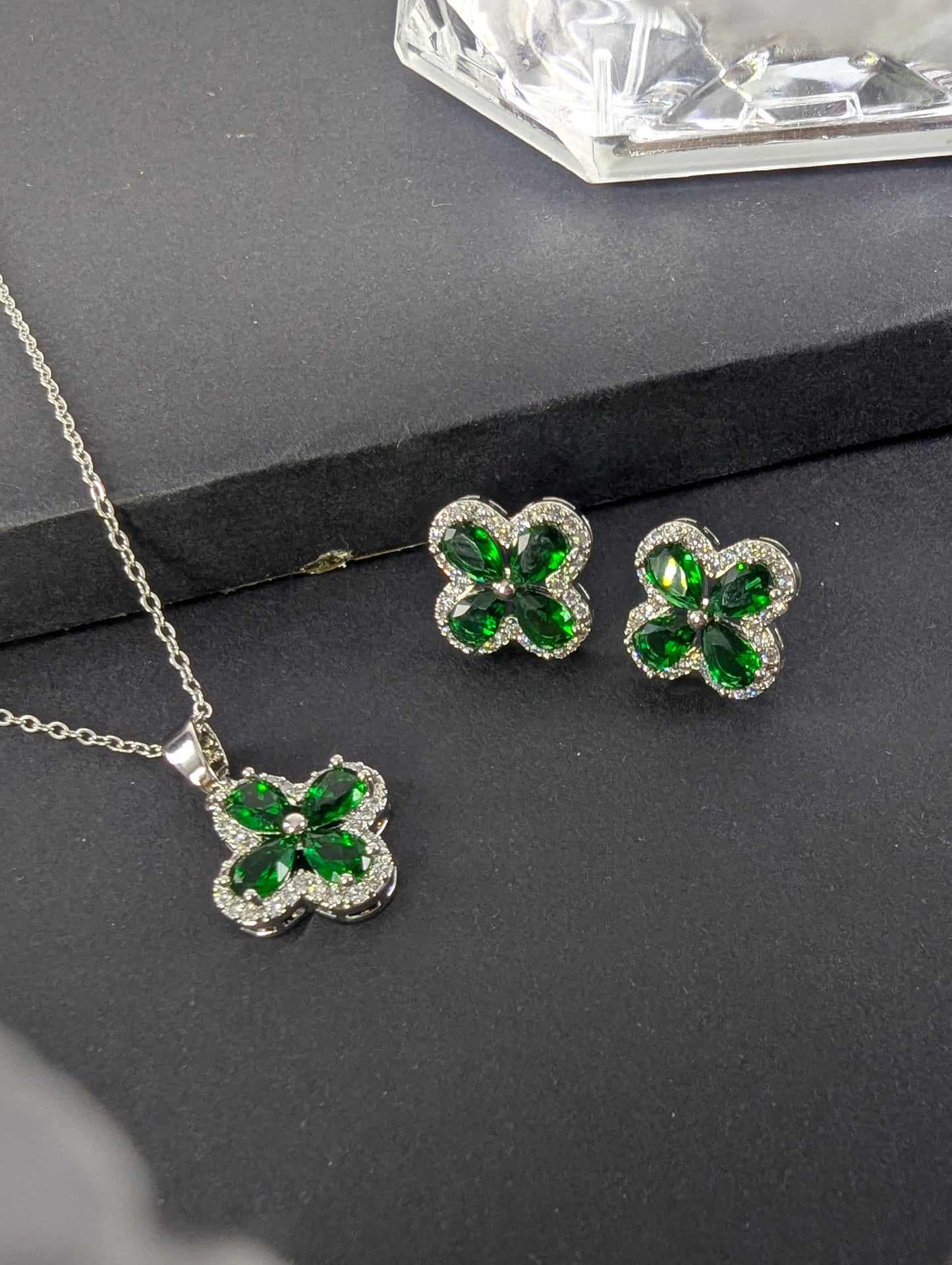Luxe Bloom Zircon Locket Set - Green
