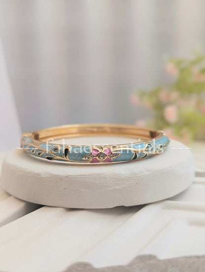 Floral Bloom Bracelet - 09