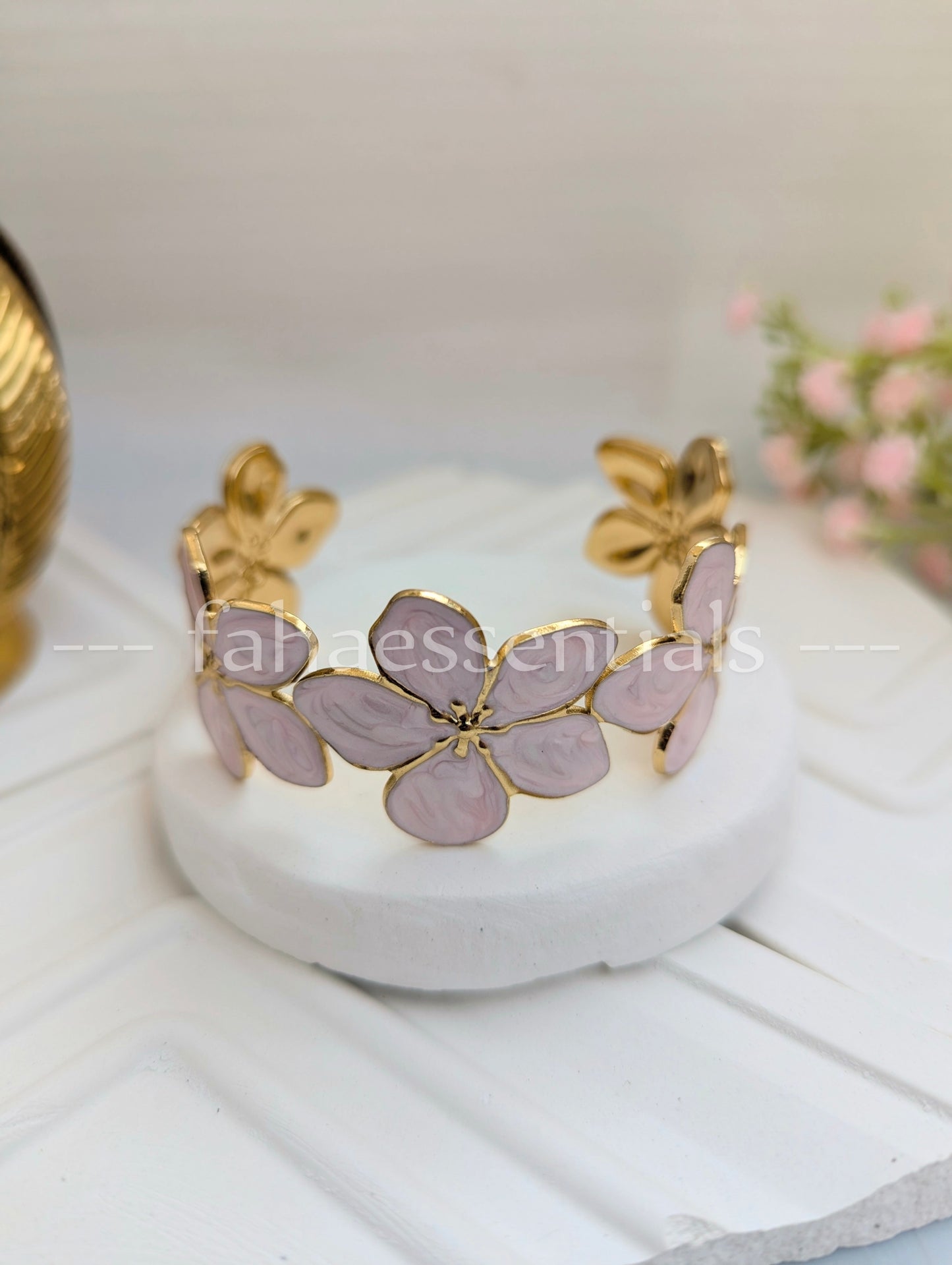 Flower Enamel Handcuff - Pink