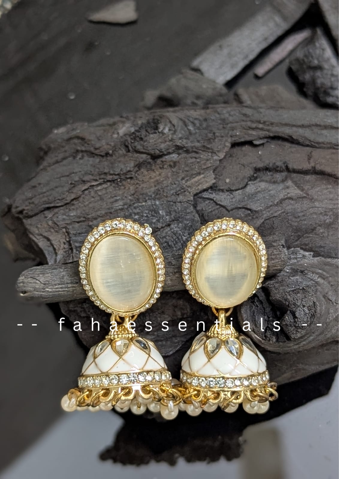 Husn Jhumki - White