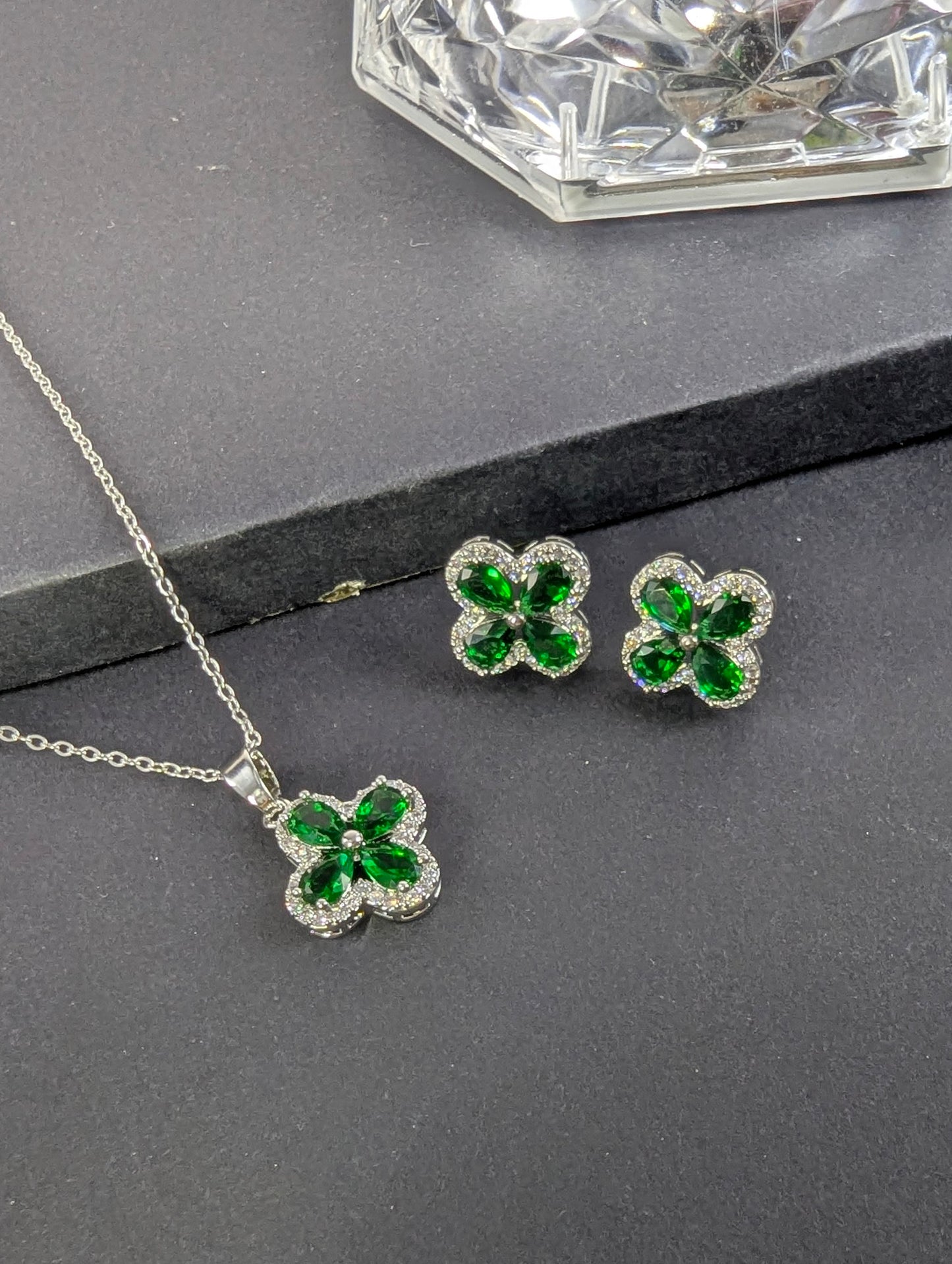 Luxe Bloom Zircon Locket Set - Green