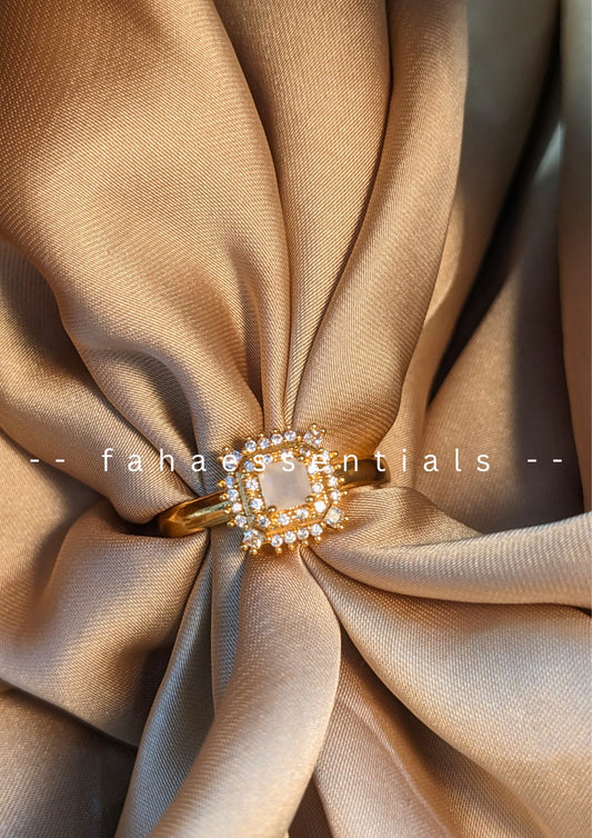 Luxe Crown Halo Ring