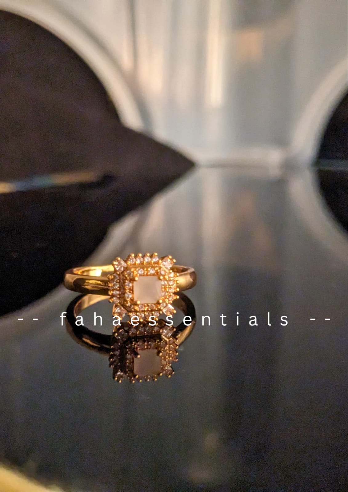 Luxe Crown Halo Ring