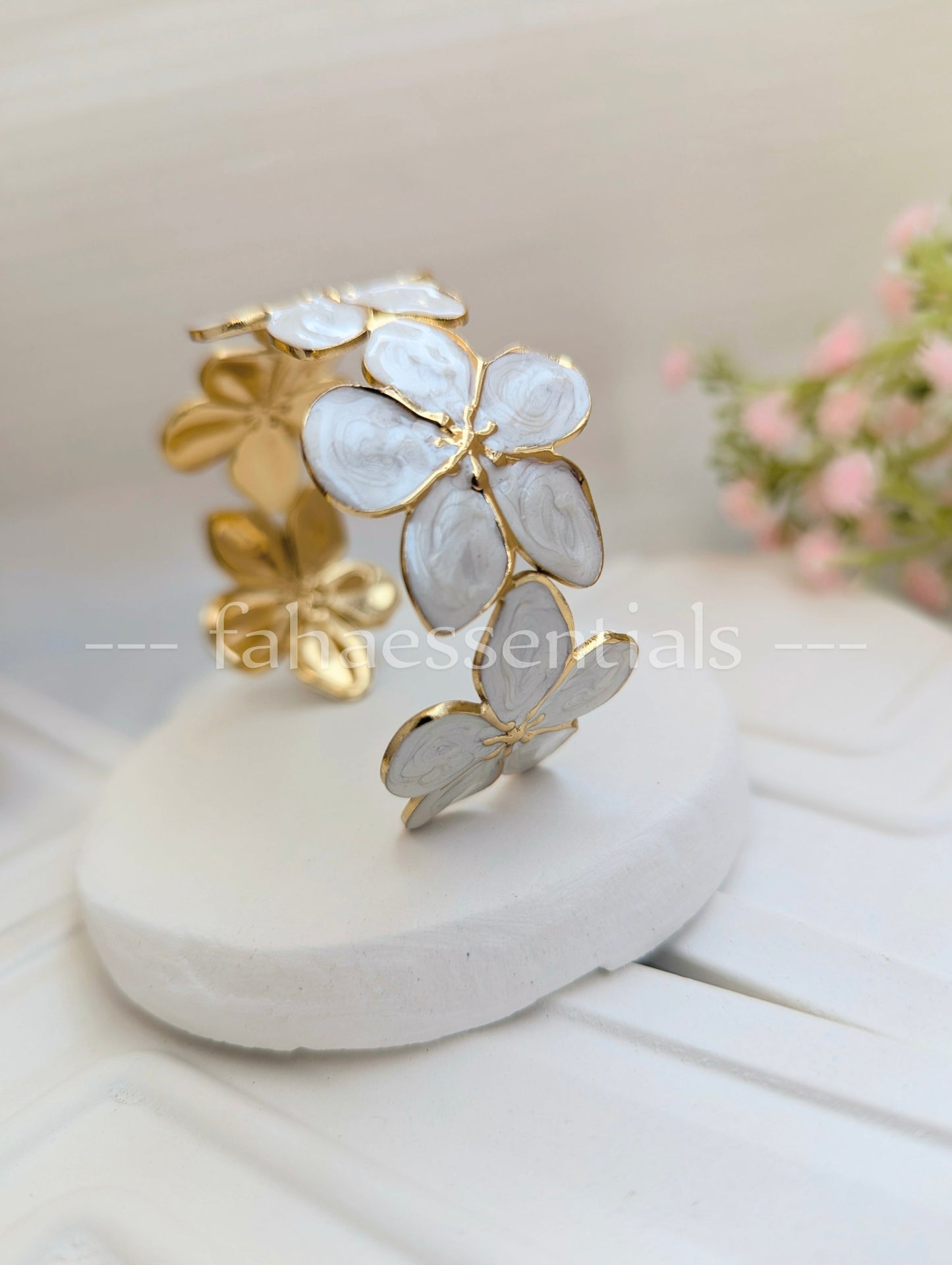 Flower Enamel Handcuff - White