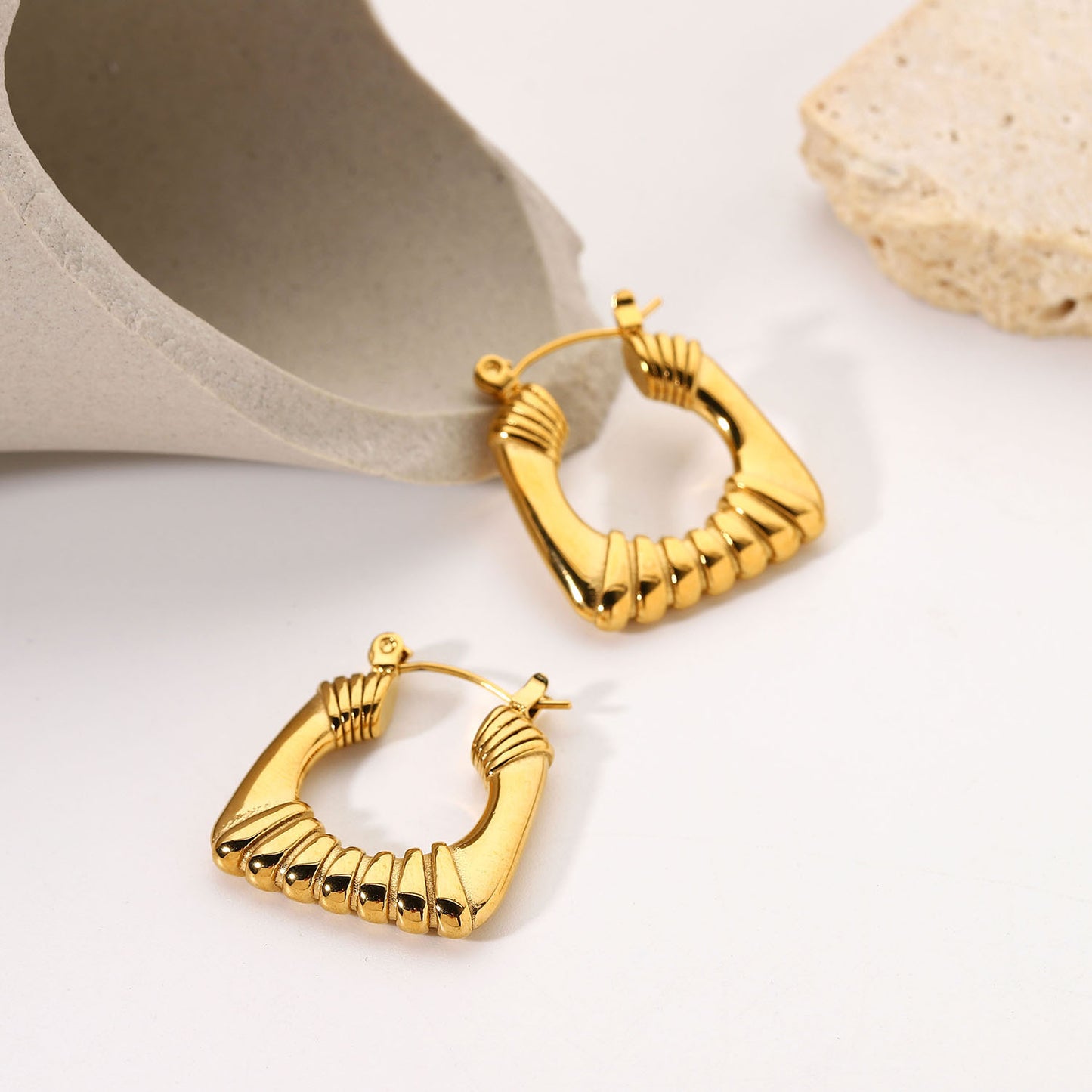 Classic Gold Hoop earings