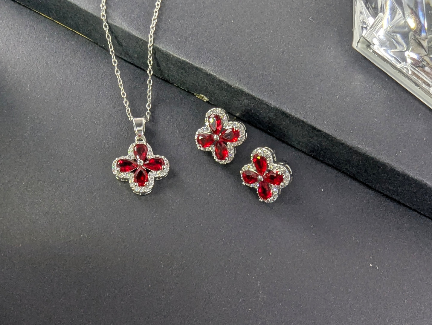 Luxe Bloom Zircon Locket Set - Red