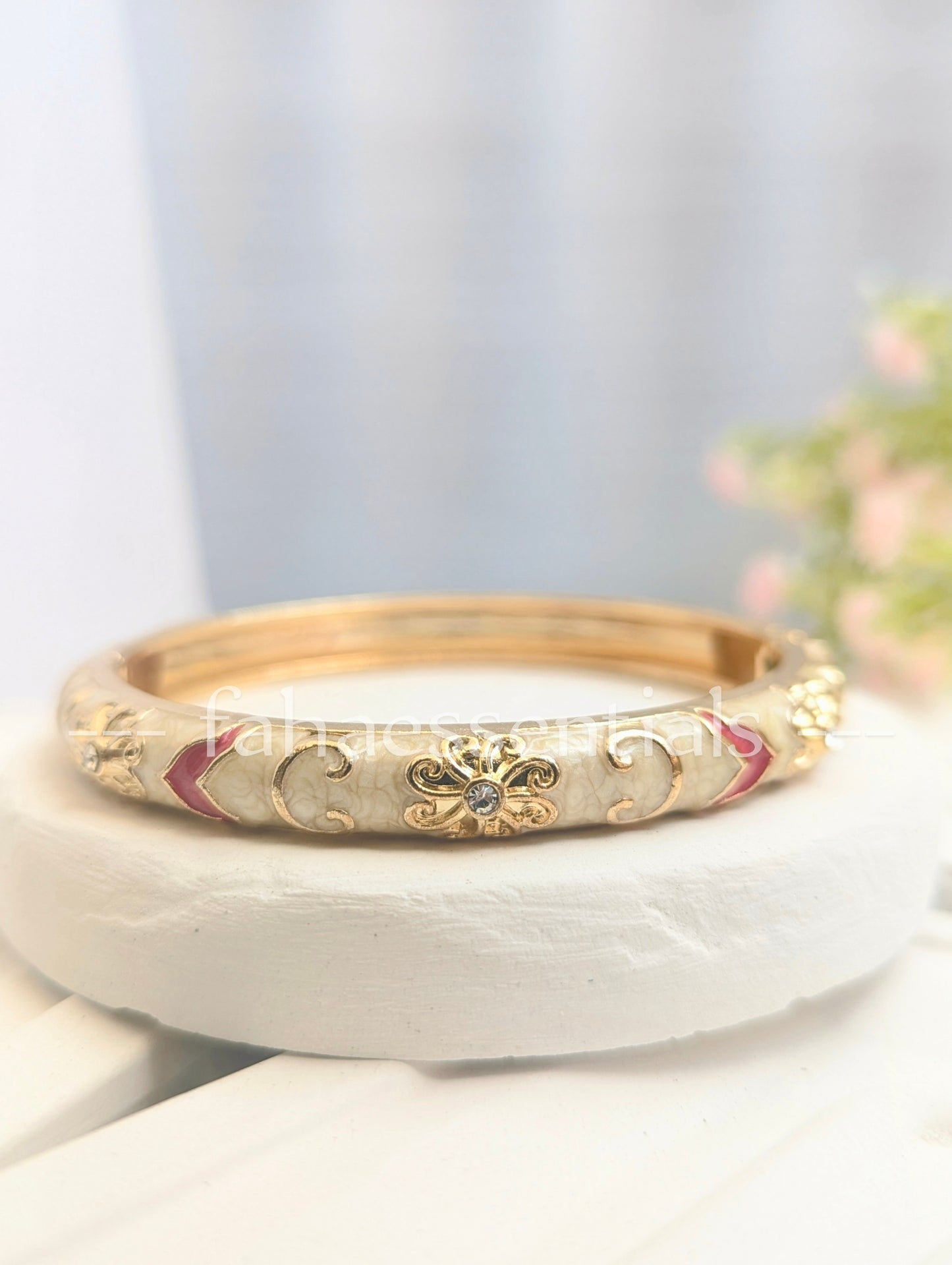 Floral Bloom Bracelet - 16