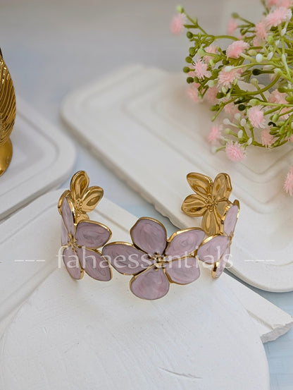 Flower Enamel Handcuff - Pink